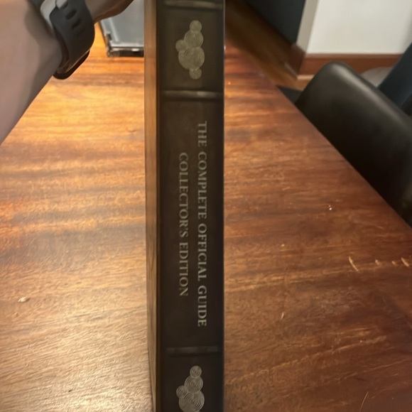 Legend of Zelda Hardback Books - Picture 5 of 5